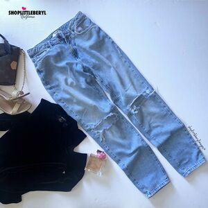 Forever 21 Distressed Boyfriend Mid Rise Jeans